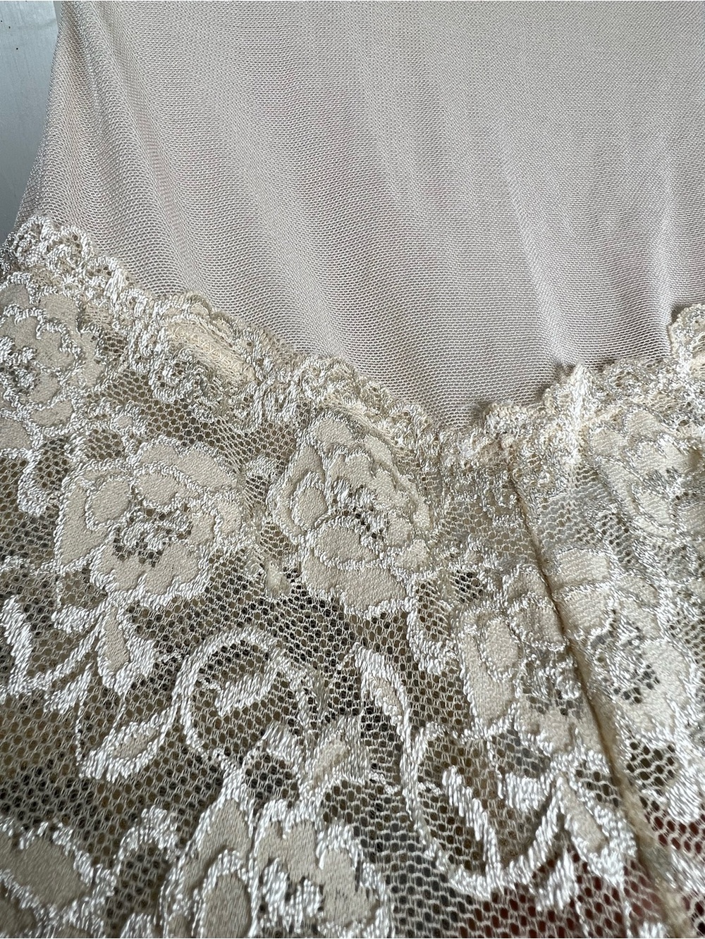 NWT Lady Princess Lace Mesh Sheer Chemise Bodysuit in Cream Snap Crotch Size M - Picture 4 of 5